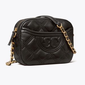 $468 TORY BURCH FLEMING SOFT CAMERA BAG in Lambskin Leather. Great quality!